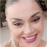 Profesora de inglés apta para todas las edades y niveles.